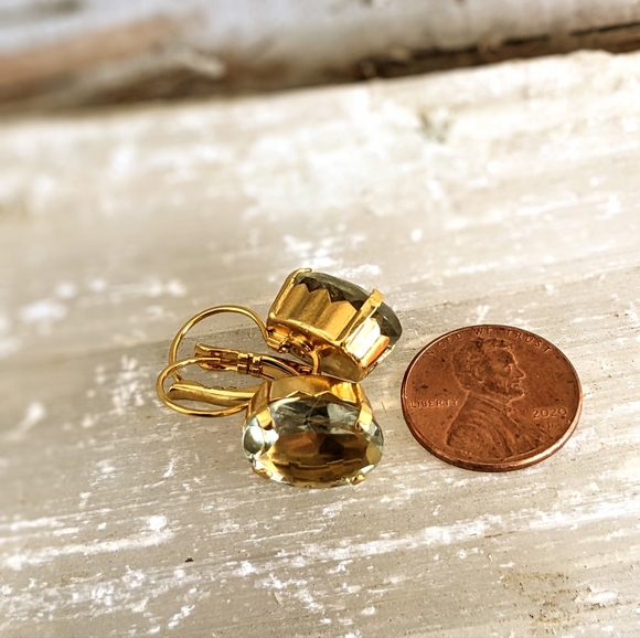 5.5 Carats Natural Prasiolite/ Green Amethyst In Gold Plated Earrings - Picture 4 of 4